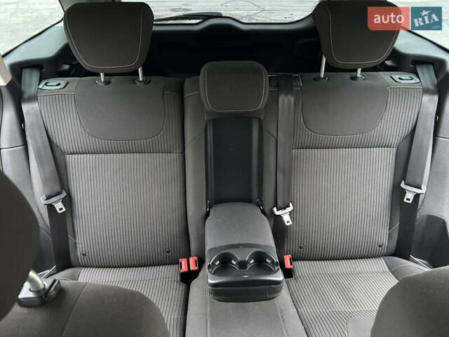 Белый Форд Фокус, объемом двигателя 1 л и пробегом 240 тыс. км за 6494 $, фото 13 на Automoto.ua