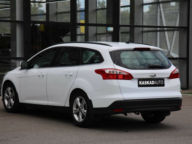 Белый Форд Фокус, объемом двигателя 1.6 л и пробегом 354 тыс. км за 7600 $, фото 5 на Automoto.ua