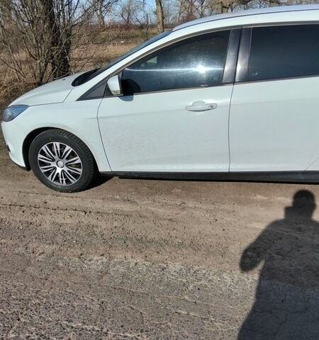 Белый Форд Фокус, объемом двигателя 1.6 л и пробегом 300 тыс. км за 7700 $, фото 1 на Automoto.ua