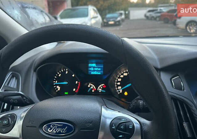 Белый Форд Фокус, объемом двигателя 2 л и пробегом 260 тыс. км за 8500 $, фото 2 на Automoto.ua