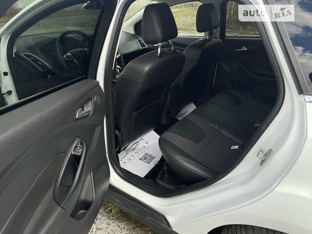 Білий Форд Фокус, об'ємом двигуна 2 л та пробігом 182 тис. км за 9800 $, фото 5 на Automoto.ua
