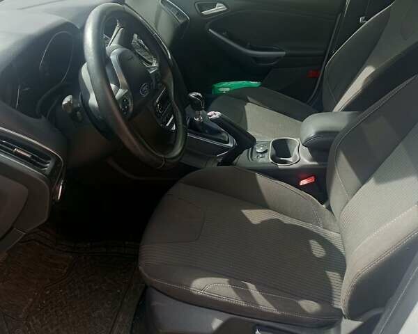 Білий Форд Фокус, об'ємом двигуна 1 л та пробігом 227 тис. км за 5200 $, фото 6 на Automoto.ua