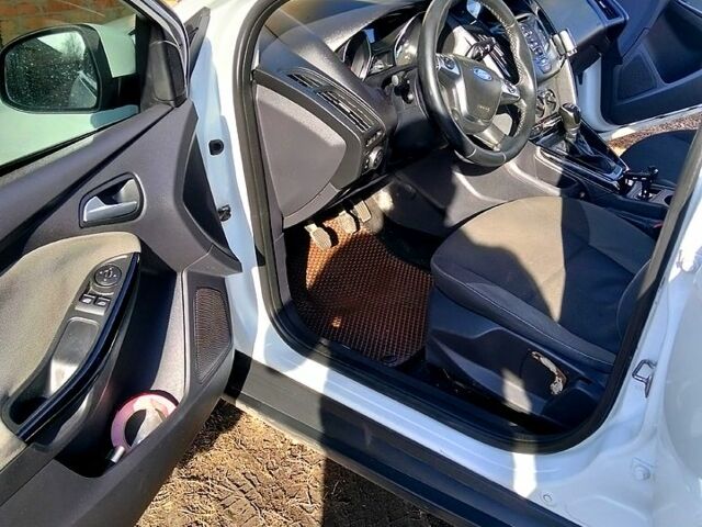 Білий Форд Фокус, об'ємом двигуна 1.6 л та пробігом 300 тис. км за 7600 $, фото 8 на Automoto.ua