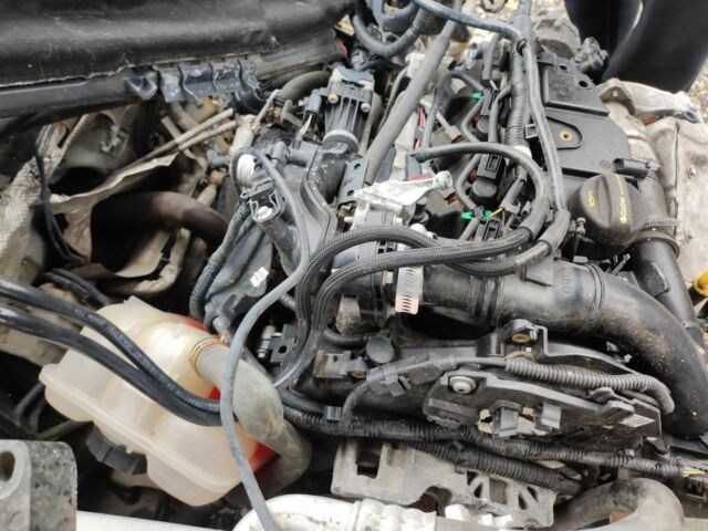 Белый Форд Фокус, объемом двигателя 1.6 л и пробегом 240 тыс. км за 2100 $, фото 9 на Automoto.ua