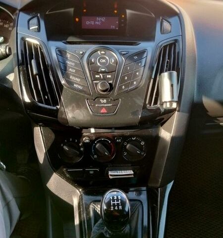 Белый Форд Фокус, объемом двигателя 1.6 л и пробегом 300 тыс. км за 7700 $, фото 14 на Automoto.ua