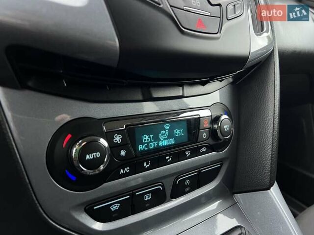 Білий Форд Фокус, об'ємом двигуна 1.6 л та пробігом 211 тис. км за 8750 $, фото 118 на Automoto.ua