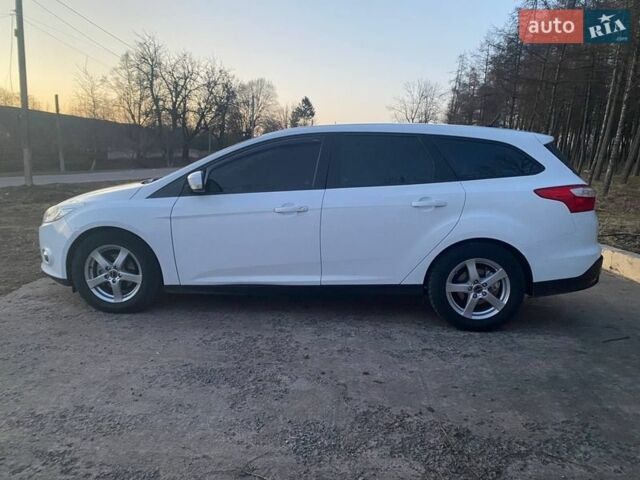 Белый Форд Фокус, объемом двигателя 1.56 л и пробегом 184 тыс. км за 6999 $, фото 1 на Automoto.ua