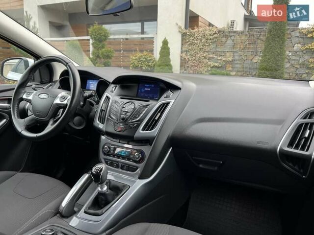 Білий Форд Фокус, об'ємом двигуна 1.6 л та пробігом 211 тис. км за 8750 $, фото 103 на Automoto.ua