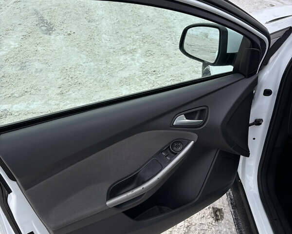 Білий Форд Фокус, об'ємом двигуна 1.6 л та пробігом 223 тис. км за 7700 $, фото 11 на Automoto.ua