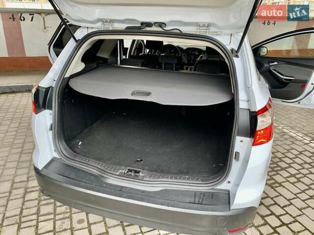 Білий Форд Фокус, об'ємом двигуна 1.6 л та пробігом 252 тис. км за 6400 $, фото 21 на Automoto.ua
