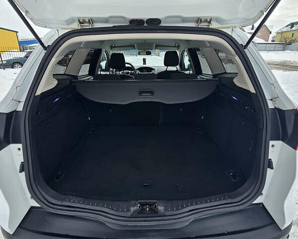 Белый Форд Фокус, объемом двигателя 1.6 л и пробегом 261 тыс. км за 7250 $, фото 34 на Automoto.ua