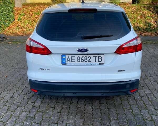 Белый Форд Фокус, объемом двигателя 1.56 л и пробегом 240 тыс. км за 6200 $, фото 3 на Automoto.ua