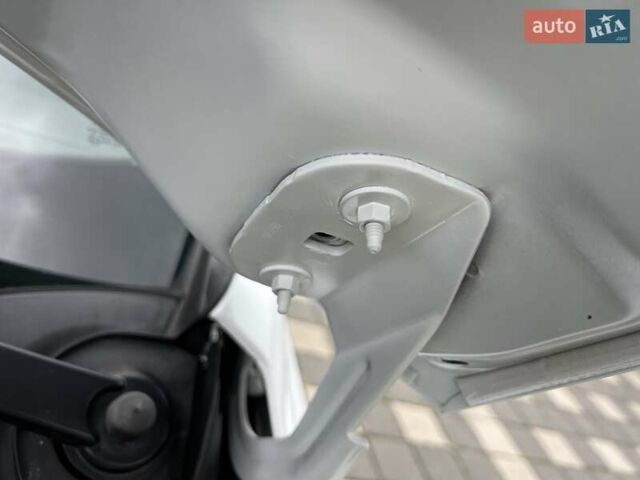 Білий Форд Фокус, об'ємом двигуна 1.6 л та пробігом 211 тис. км за 8750 $, фото 142 на Automoto.ua