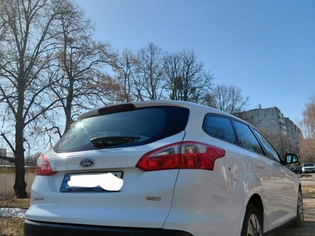 Белый Форд Фокус, объемом двигателя 1.6 л и пробегом 240 тыс. км за 6950 $, фото 7 на Automoto.ua