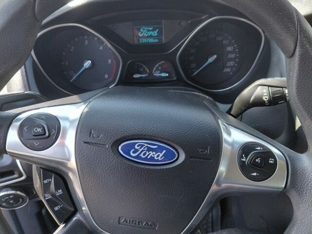 Белый Форд Фокус, объемом двигателя 1.6 л и пробегом 240 тыс. км за 6950 $, фото 11 на Automoto.ua