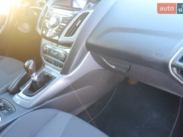 Білий Форд Фокус, об'ємом двигуна 1 л та пробігом 112 тис. км за 7200 $, фото 6 на Automoto.ua