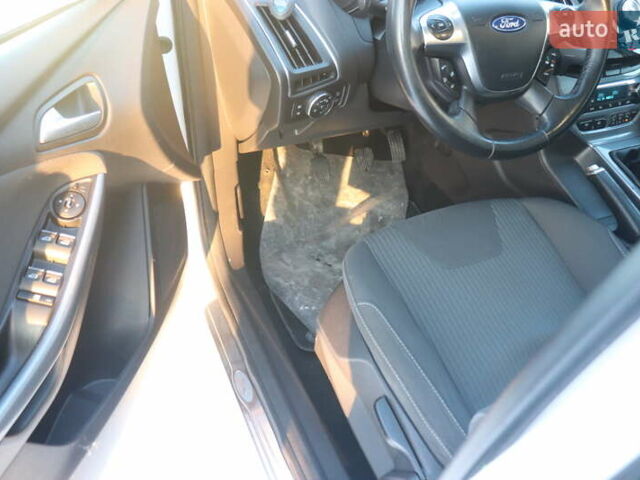 Білий Форд Фокус, об'ємом двигуна 1 л та пробігом 112 тис. км за 7200 $, фото 7 на Automoto.ua