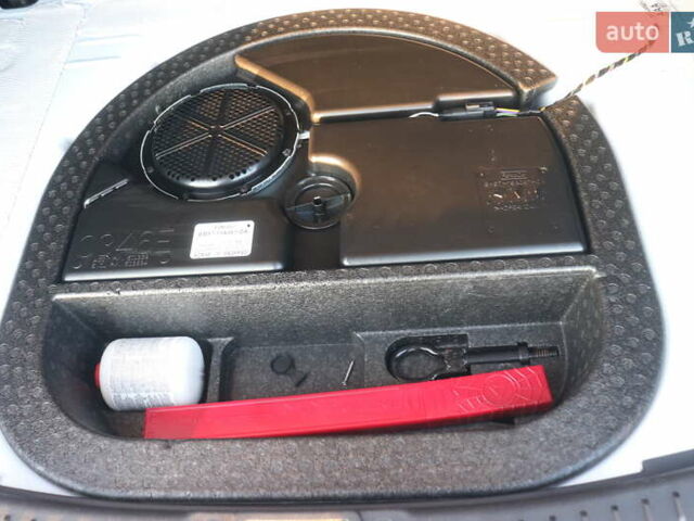 Білий Форд Фокус, об'ємом двигуна 1 л та пробігом 112 тис. км за 7200 $, фото 8 на Automoto.ua