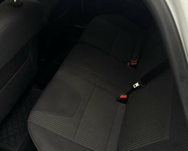 Белый Форд Фокус, объемом двигателя 1.6 л и пробегом 261 тыс. км за 7250 $, фото 29 на Automoto.ua