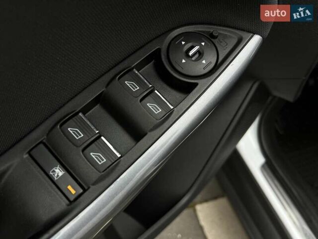 Білий Форд Фокус, об'ємом двигуна 1.6 л та пробігом 211 тис. км за 8750 $, фото 76 на Automoto.ua