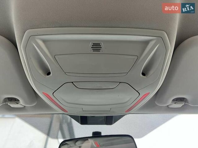 Білий Форд Фокус, об'ємом двигуна 1.6 л та пробігом 211 тис. км за 8750 $, фото 127 на Automoto.ua