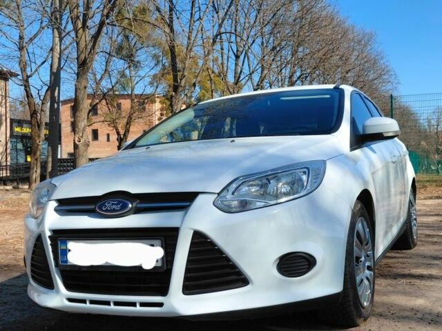 Белый Форд Фокус, объемом двигателя 1.6 л и пробегом 240 тыс. км за 6950 $, фото 2 на Automoto.ua