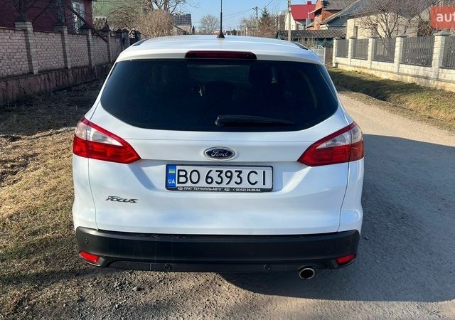 Белый Форд Фокус, объемом двигателя 2 л и пробегом 263 тыс. км за 6700 $, фото 6 на Automoto.ua