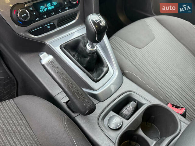 Белый Форд Фокус, объемом двигателя 1.6 л и пробегом 192 тыс. км за 7300 $, фото 16 на Automoto.ua