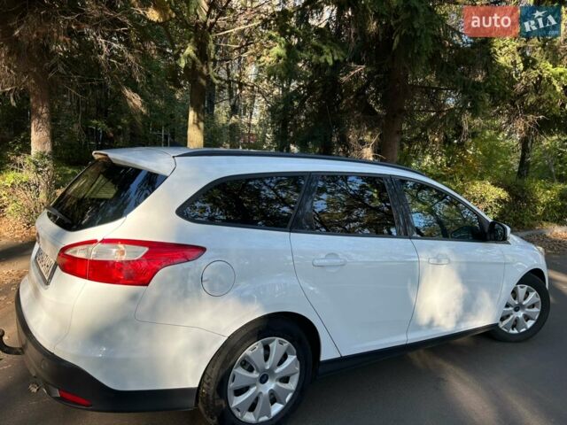 Білий Форд Фокус, об'ємом двигуна 2 л та пробігом 252 тис. км за 7150 $, фото 3 на Automoto.ua