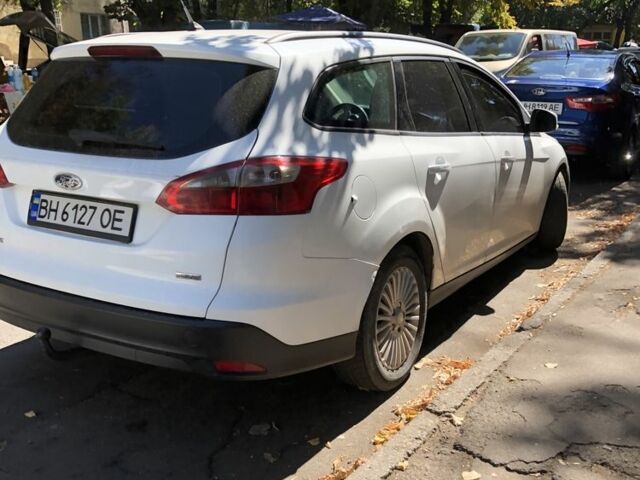 Белый Форд Фокус, объемом двигателя 1.6 л и пробегом 380 тыс. км за 5800 $, фото 2 на Automoto.ua