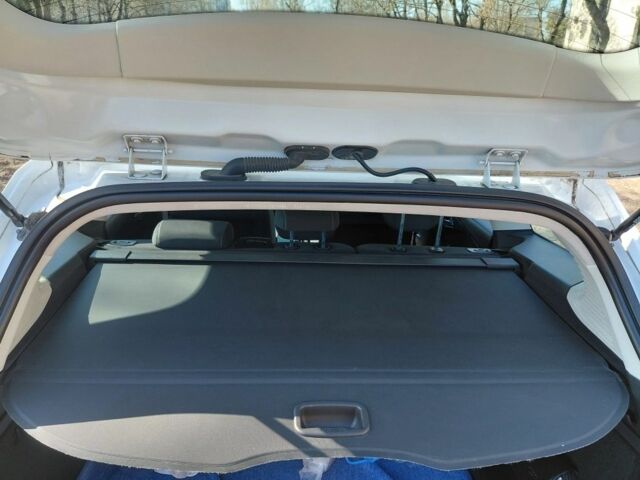 Белый Форд Фокус, объемом двигателя 1.6 л и пробегом 240 тыс. км за 6950 $, фото 18 на Automoto.ua