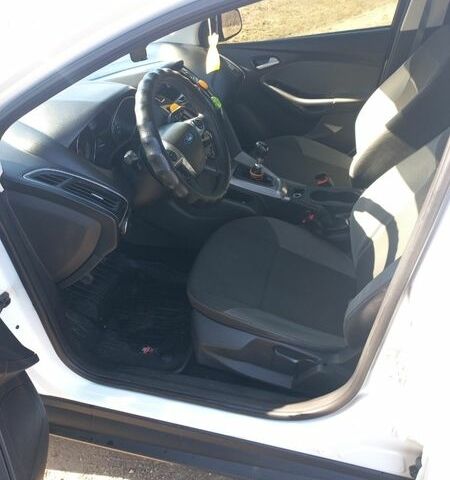 Білий Форд Фокус, об'ємом двигуна 1.6 л та пробігом 271 тис. км за 7200 $, фото 4 на Automoto.ua