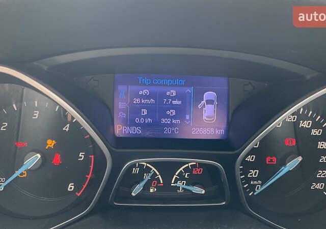 Белый Форд Фокус, объемом двигателя 2 л и пробегом 227 тыс. км за 7500 $, фото 8 на Automoto.ua