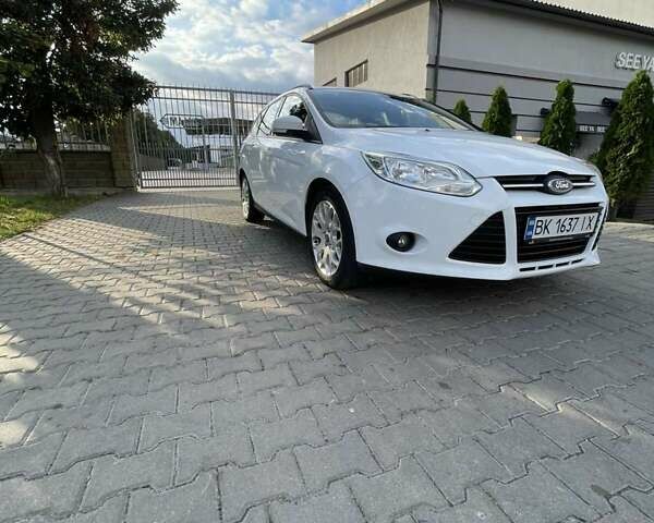 Білий Форд Фокус, об'ємом двигуна 1.56 л та пробігом 220 тис. км за 8499 $, фото 9 на Automoto.ua