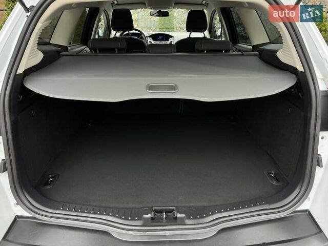 Білий Форд Фокус, об'ємом двигуна 1.6 л та пробігом 211 тис. км за 8750 $, фото 133 на Automoto.ua