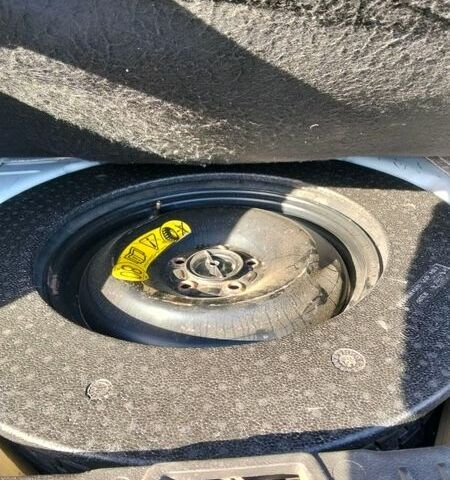 Белый Форд Фокус, объемом двигателя 1.6 л и пробегом 300 тыс. км за 7700 $, фото 7 на Automoto.ua