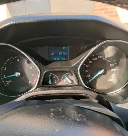 Белый Форд Фокус, объемом двигателя 1.6 л и пробегом 300 тыс. км за 7700 $, фото 13 на Automoto.ua