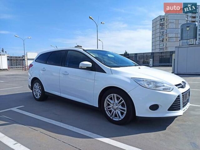 Белый Форд Фокус, объемом двигателя 1.56 л и пробегом 254 тыс. км за 6999 $, фото 3 на Automoto.ua