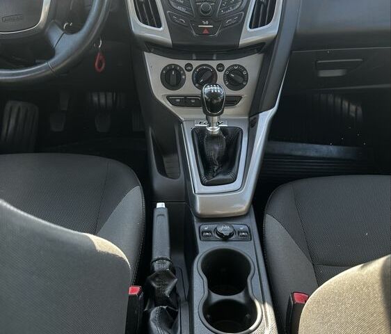 Белый Форд Фокус, объемом двигателя 1.6 л и пробегом 230 тыс. км за 6900 $, фото 18 на Automoto.ua