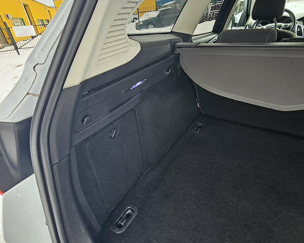 Белый Форд Фокус, объемом двигателя 1.6 л и пробегом 261 тыс. км за 7250 $, фото 37 на Automoto.ua