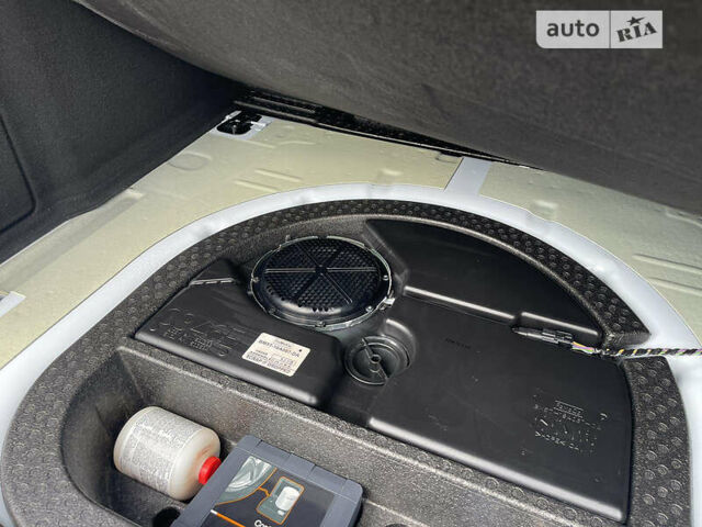 Білий Форд Фокус, об'ємом двигуна 2 л та пробігом 182 тис. км за 9800 $, фото 3 на Automoto.ua