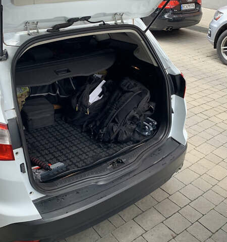 Белый Форд Фокус, объемом двигателя 2 л и пробегом 227 тыс. км за 7500 $, фото 5 на Automoto.ua