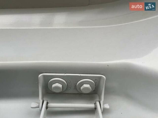 Білий Форд Фокус, об'ємом двигуна 1.6 л та пробігом 211 тис. км за 8750 $, фото 140 на Automoto.ua