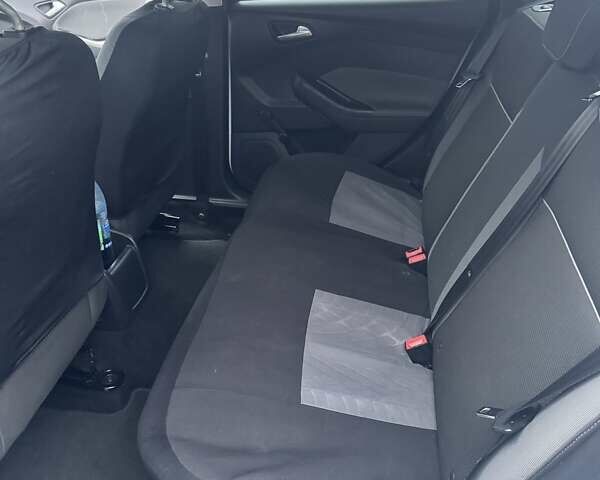 Белый Форд Фокус, объемом двигателя 1.56 л и пробегом 310 тыс. км за 7000 $, фото 6 на Automoto.ua