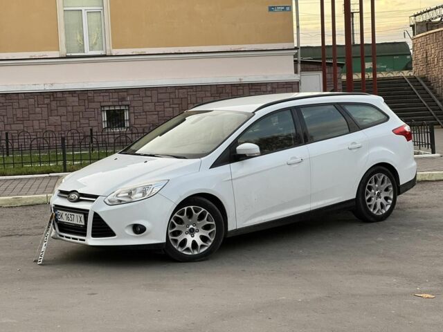 Белый Форд Фокус, объемом двигателя 1.6 л и пробегом 220 тыс. км за 7774 $, фото 4 на Automoto.ua