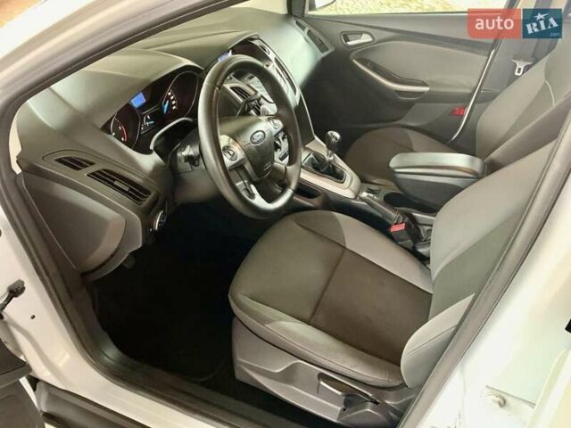 Білий Форд Фокус, об'ємом двигуна 1.6 л та пробігом 252 тис. км за 6400 $, фото 10 на Automoto.ua