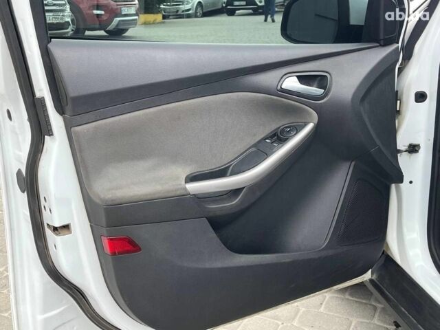 Білий Форд Фокус, об'ємом двигуна 1.6 л та пробігом 263 тис. км за 6790 $, фото 13 на Automoto.ua