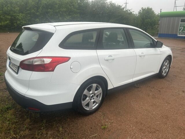 Белый Форд Фокус, объемом двигателя 1.6 л и пробегом 250 тыс. км за 6200 $, фото 3 на Automoto.ua