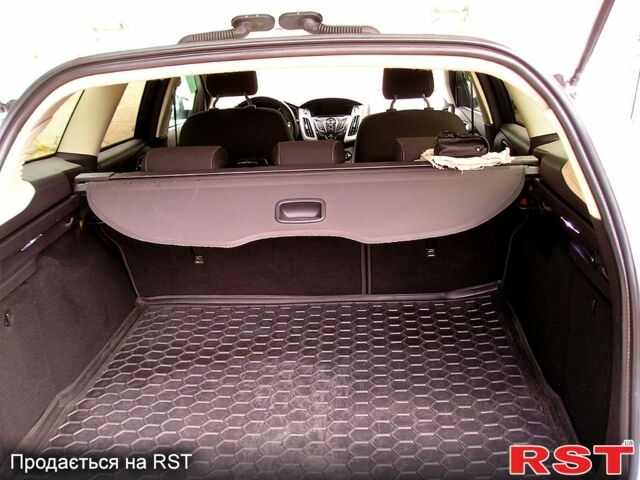 Білий Форд Фокус, об'ємом двигуна 2 л та пробігом 140 тис. км за 7800 $, фото 11 на Automoto.ua