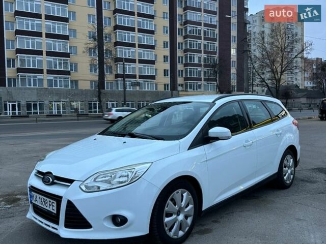 Белый Форд Фокус, объемом двигателя 2 л и пробегом 175 тыс. км за 7399 $, фото 2 на Automoto.ua